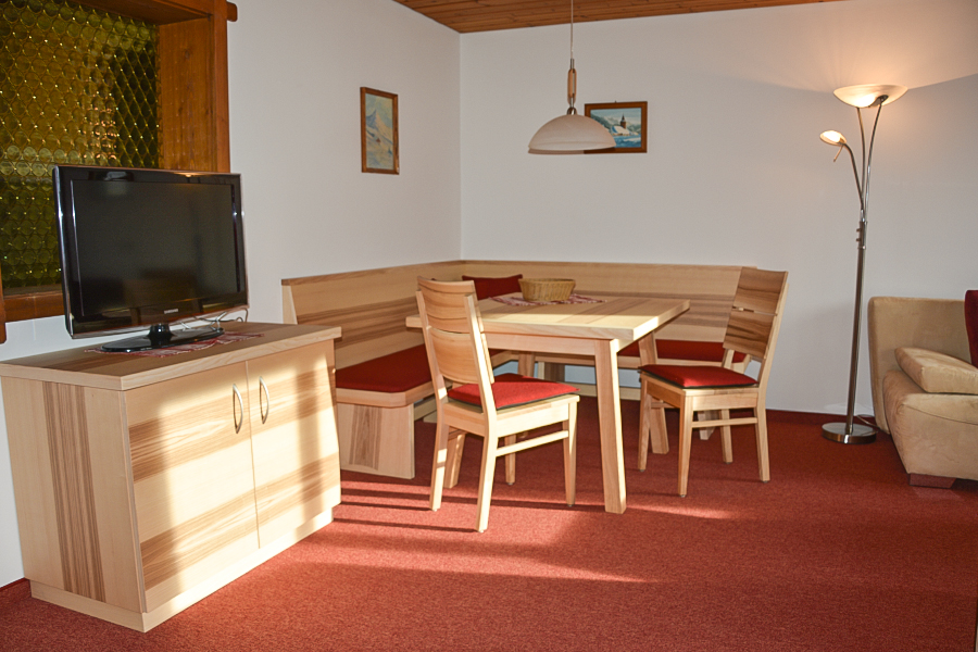 Wohnzimmer in Wohnung 9 im Landhaus HOSP | Landhaus HOSP in Oberjoch